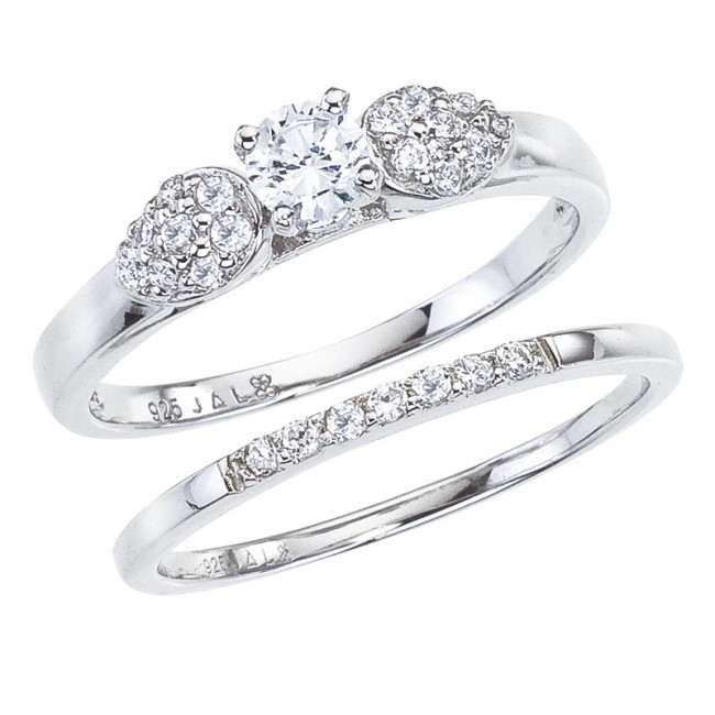 14K White Gold Qpid .32 Ct Diamond Pear Bridal Ring Set