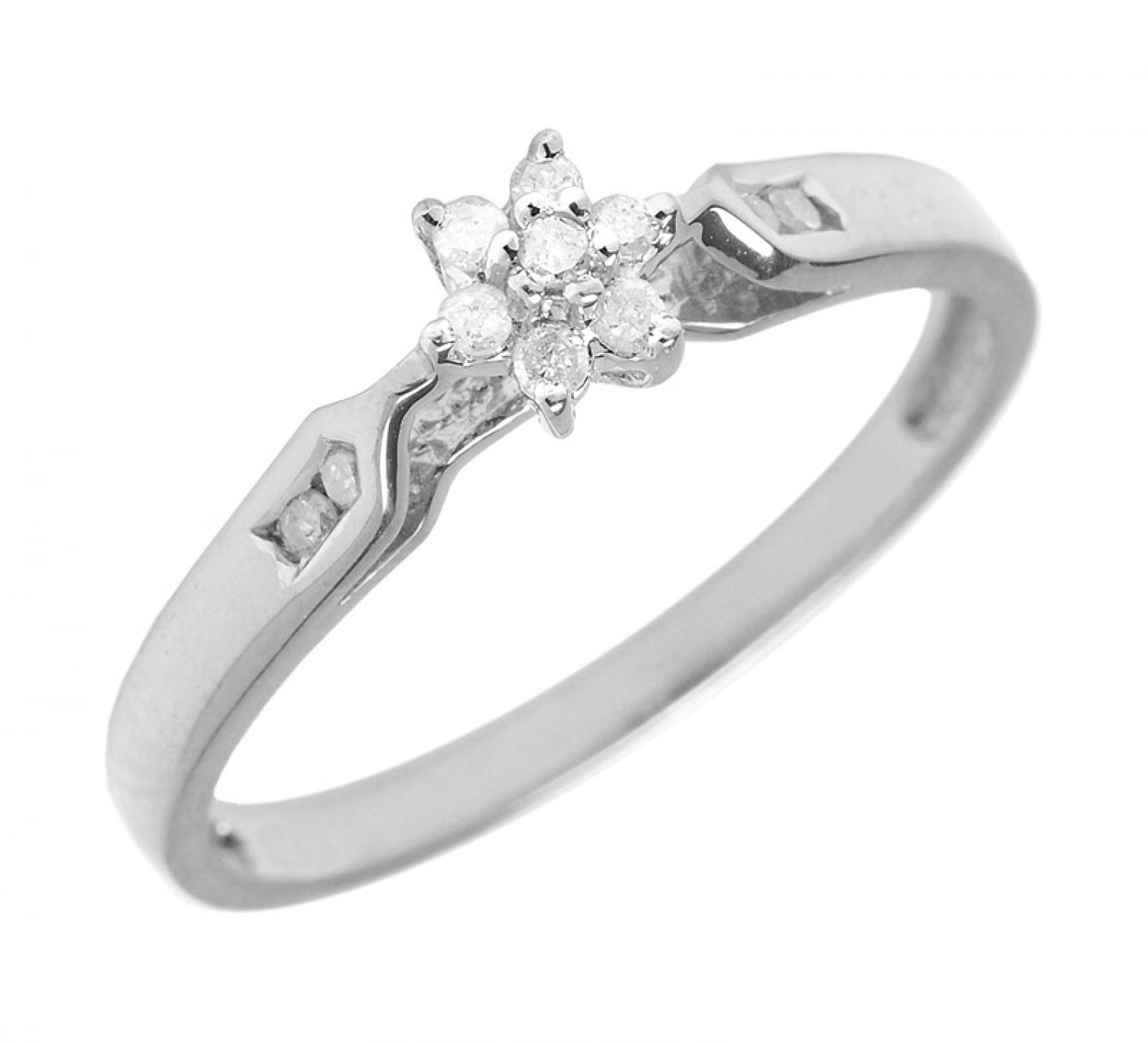 14K White Gold Diamond Cluster Ring