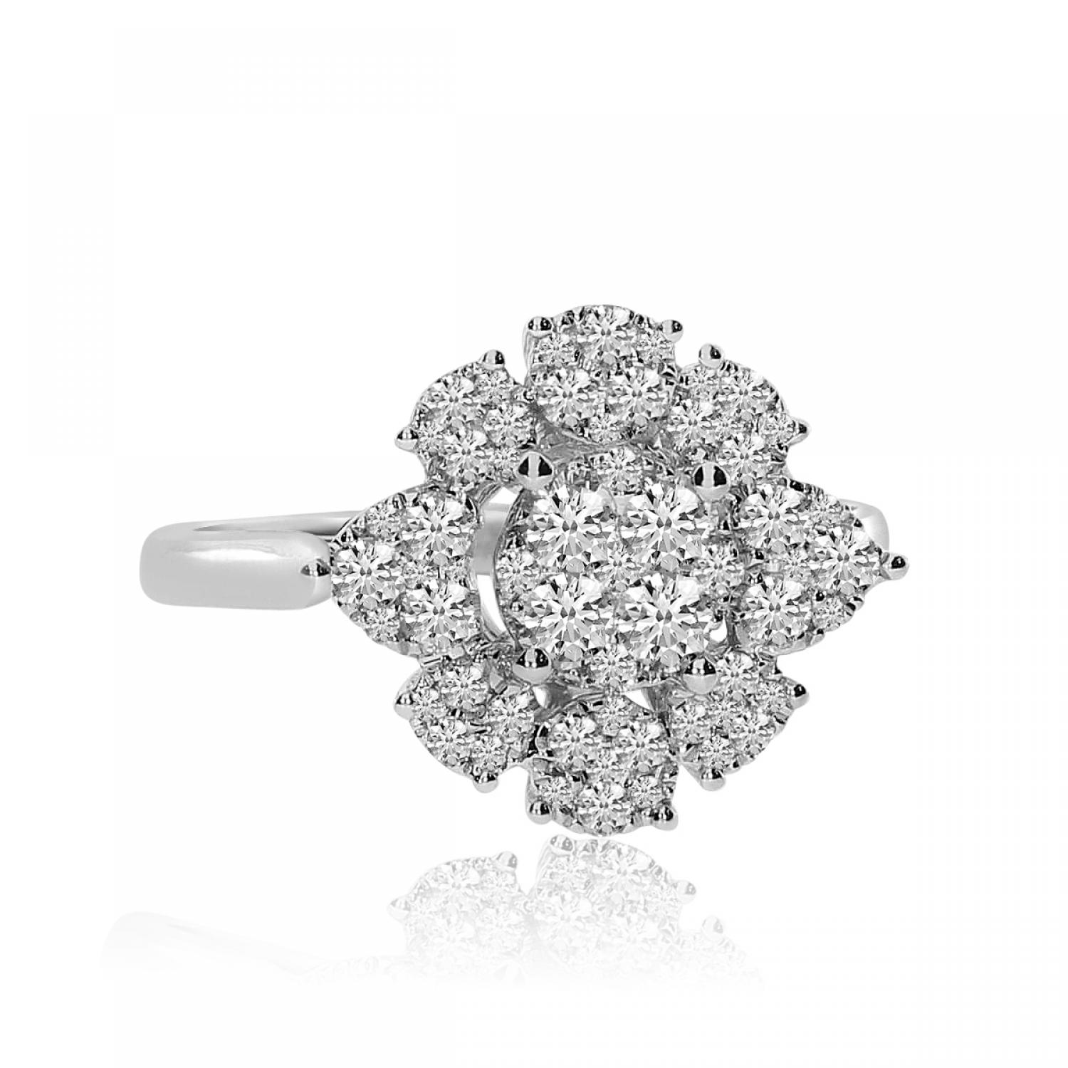 14k White Gold Diamond Circle Cluster Ring