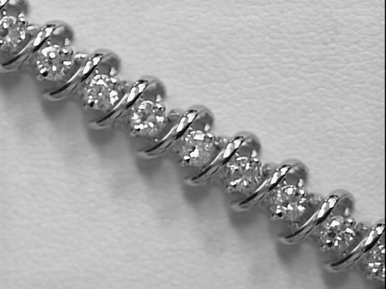 14K White Gold Diamond Bracelet