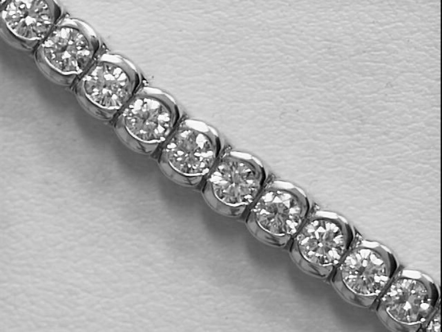 14K White Gold Diamond Bracelet