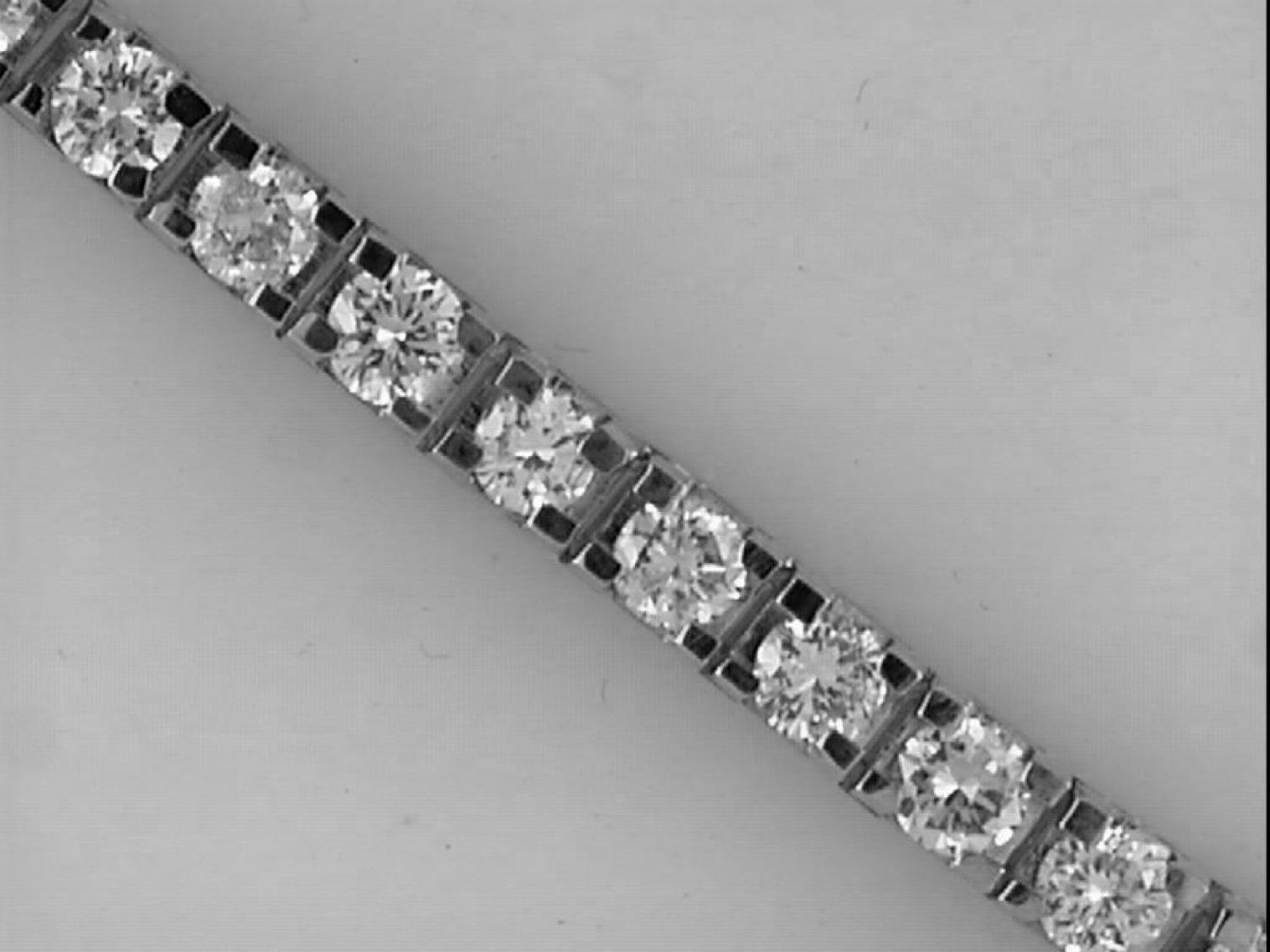 14K White Gold Diamond Bracelet