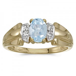 10k Yellow Gold Oval Aquamarine And Diamond Ring