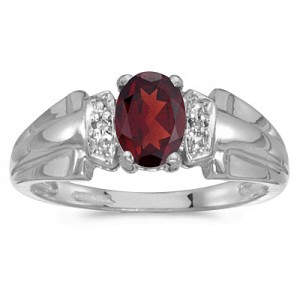 14k White Gold Oval Garnet And Diamond Ring