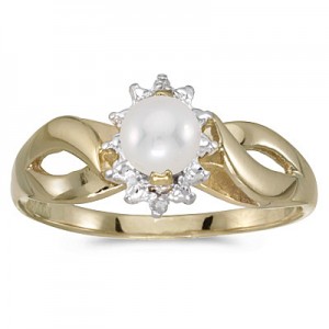 10k Yellow Gold Pearl And Diamond Ring