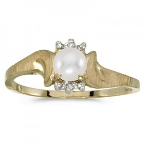 10k Yellow Gold Pearl And Diamond Satin Finish Ring