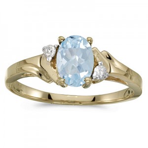 10k Yellow Gold Oval Aquamarine And Diamond Ring