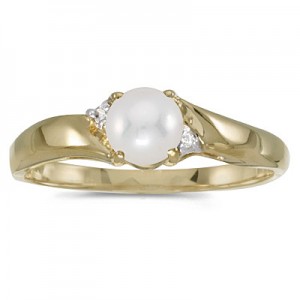 10k Yellow Gold Pearl And Diamond Ring