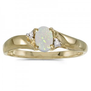 10k Yellow Gold Oval Opal And Diamond Ring