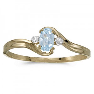 10k Yellow Gold Oval Aquamarine And Diamond Ring