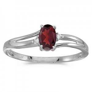 14k White Gold Oval Garnet And Diamond Ring