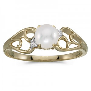 10k Yellow Gold Pearl And Diamond Ring