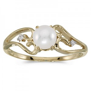 10k Yellow Gold Pearl And Diamond Ring