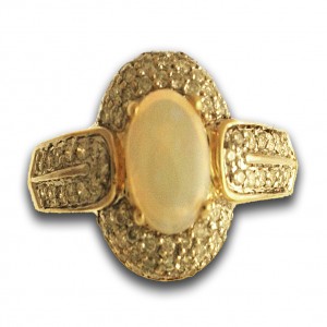 14k Yellow Gold Oval Opal Ring