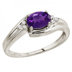 14K White Gold Oval Amethyst and Diamond Side Set Ring