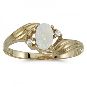 14k Yellow Gold Oval Opal And Diamond Ring