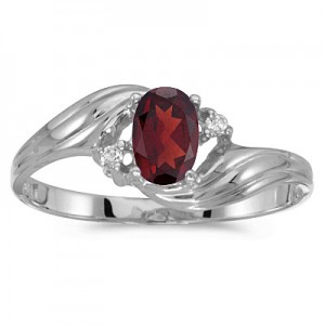 14k White Gold Oval Garnet And Diamond Ring