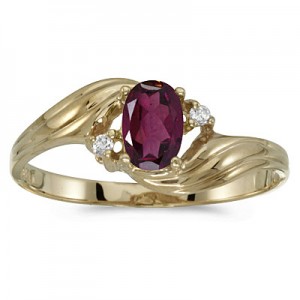 10k Yellow Gold Oval Rhodolite Garnet And Diamond Ring