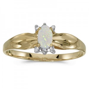 10k Yellow Gold Oval Opal And Diamond Ring