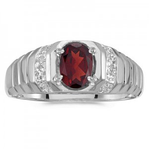 14k White Gold Oval Garnet And Diamond Ring