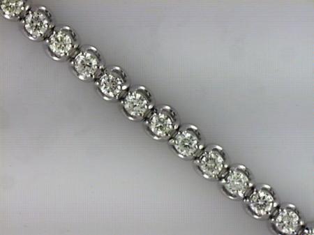 14K White Gold Diamond U Bracelet